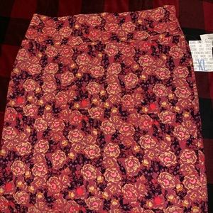 Lularoe XL Cassie skirt flowers roses